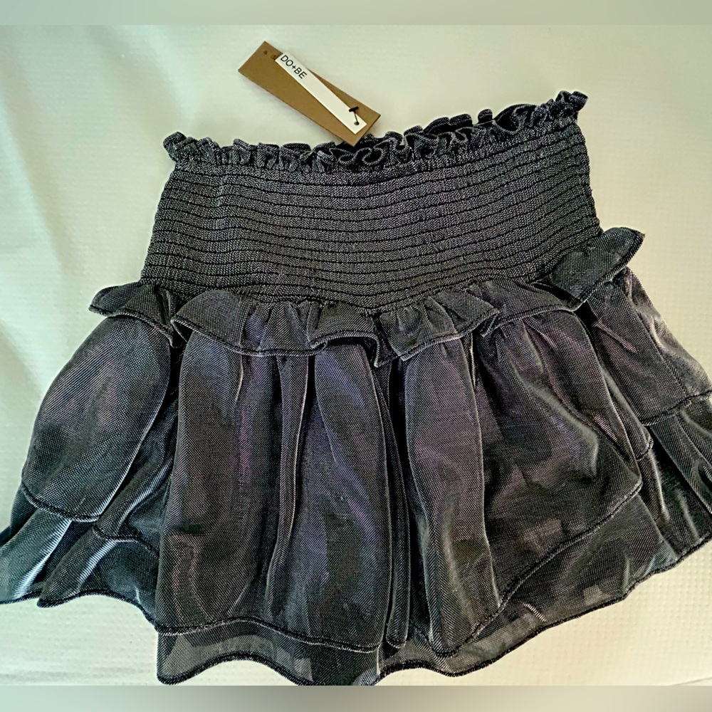 DO+BE Metallic Ruffle Skort